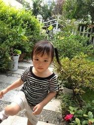 四月的女儿,春日里的温馨成长故事